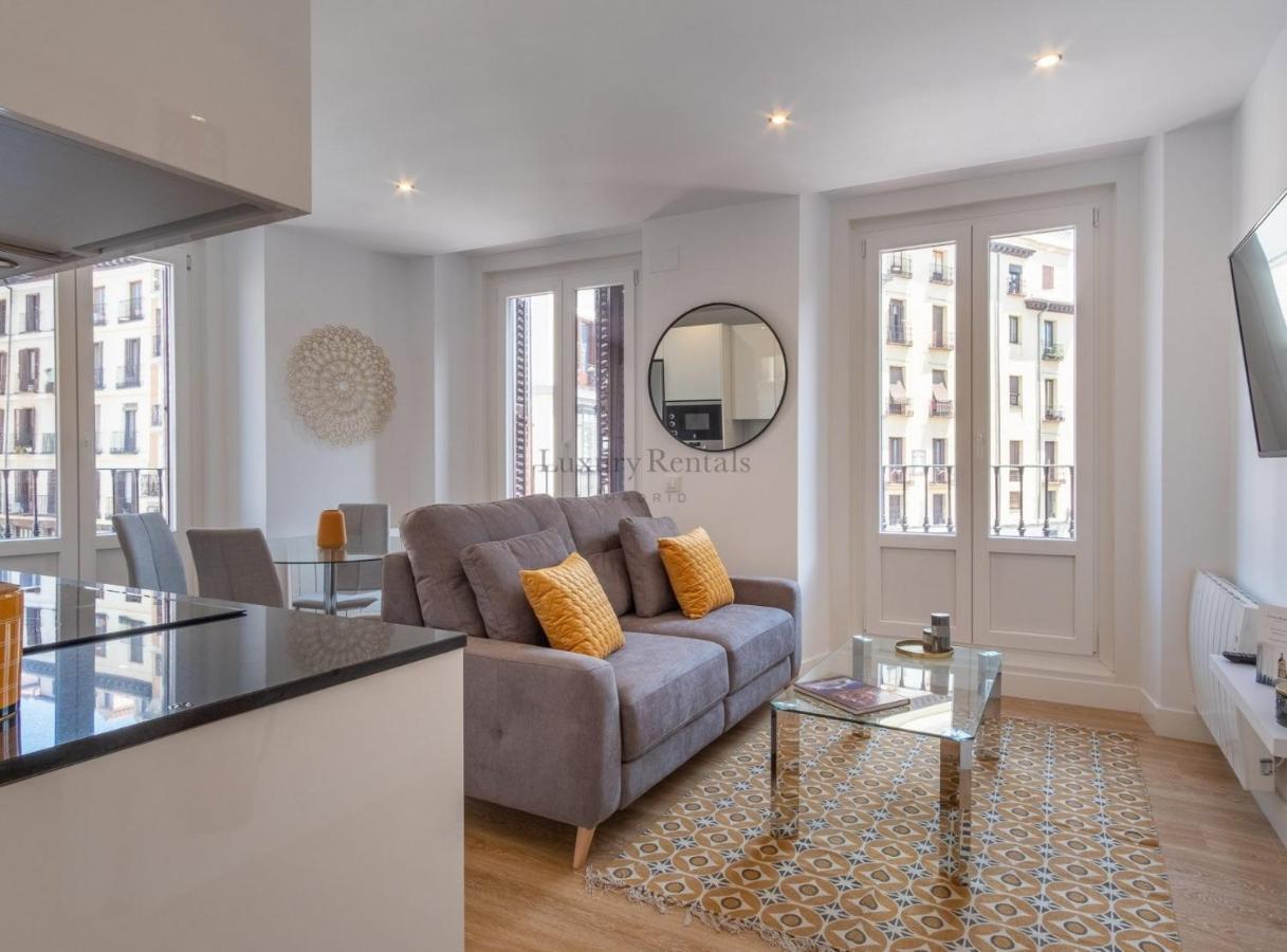 Charming Apartment For 4 Steps Away From Mercado De San Miguel , Calle Mayor IV مدريد المظهر الخارجي الصورة