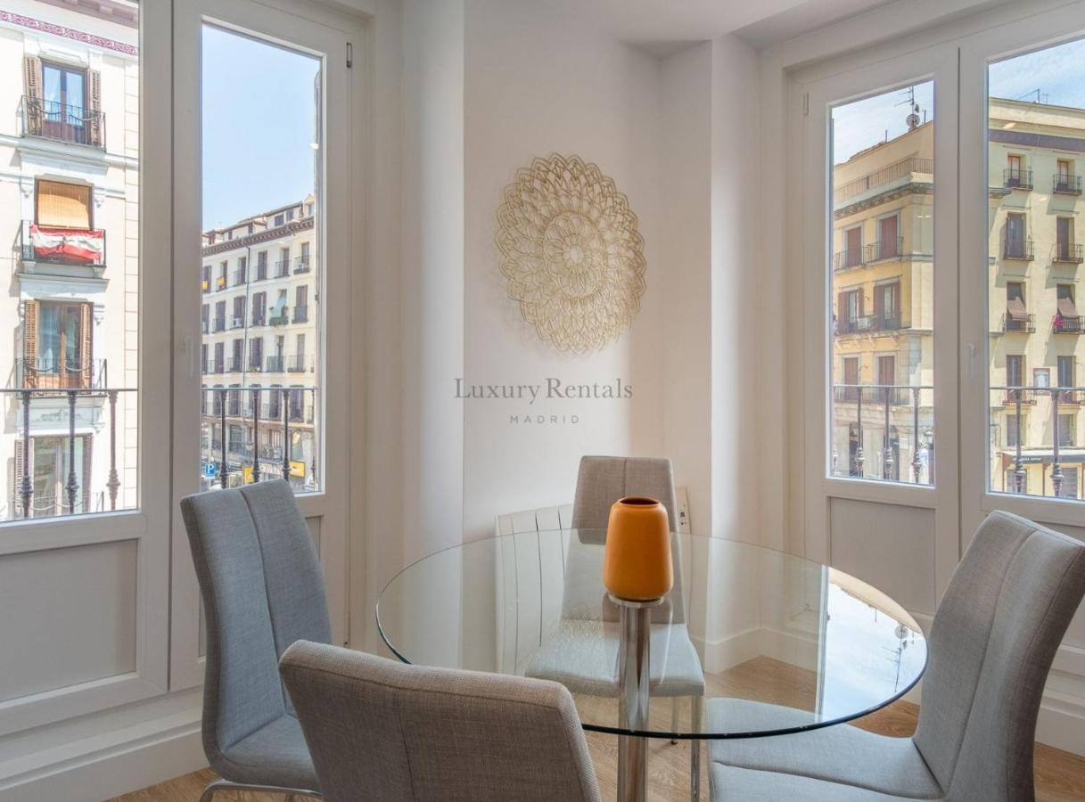 Charming Apartment For 4 Steps Away From Mercado De San Miguel , Calle Mayor IV مدريد المظهر الخارجي الصورة